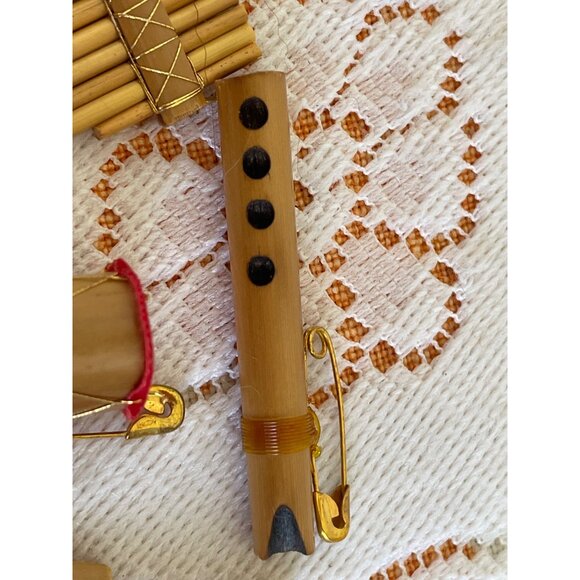 Vintage 1970s Miniature Peruvian Musical Instruments & Dolls Pins/Brooches - Picture 3 of 10